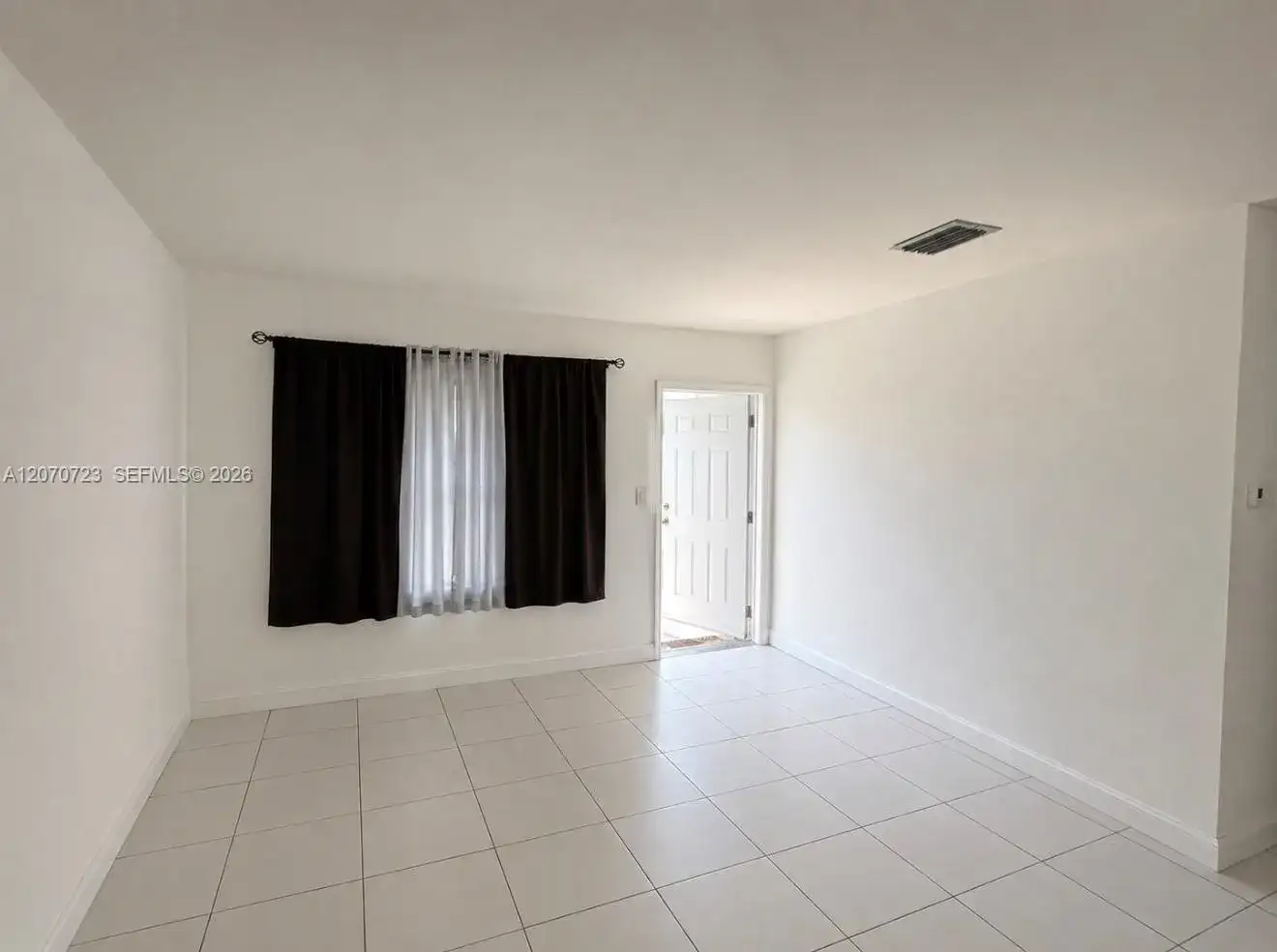 1041 NW 7th Ct, Hallandale Beach FL 33009 photo 2