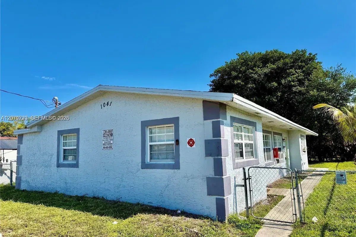 1041 NW 7th Ct, Hallandale Beach FL 33009