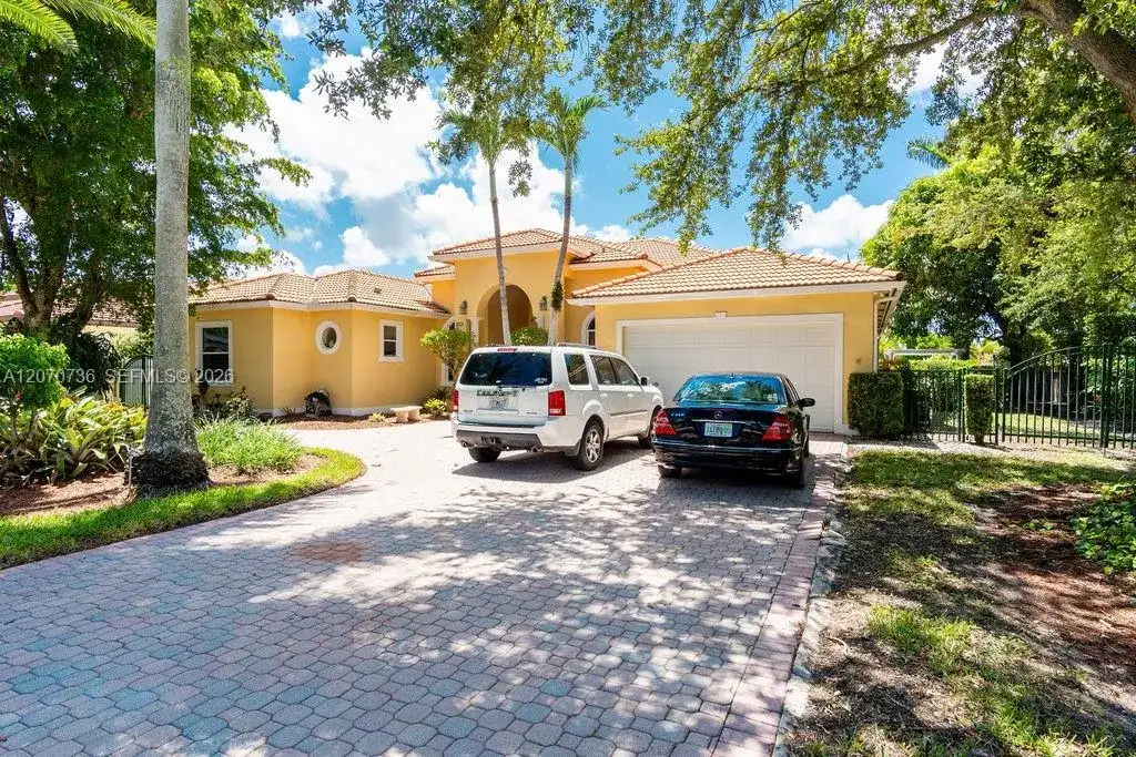 2610 SW 112th Ct, Miami FL 33165 photo 4