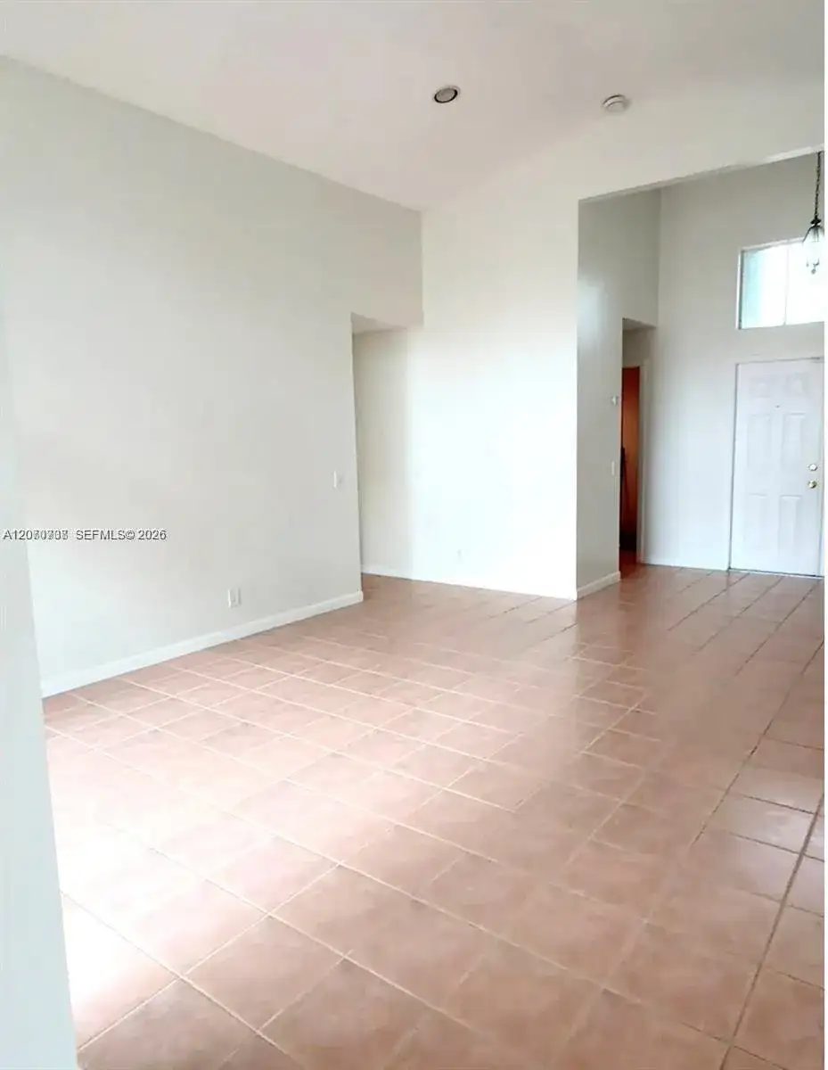 1064 Cedar Falls Dr, Weston FL 33327 photo 2