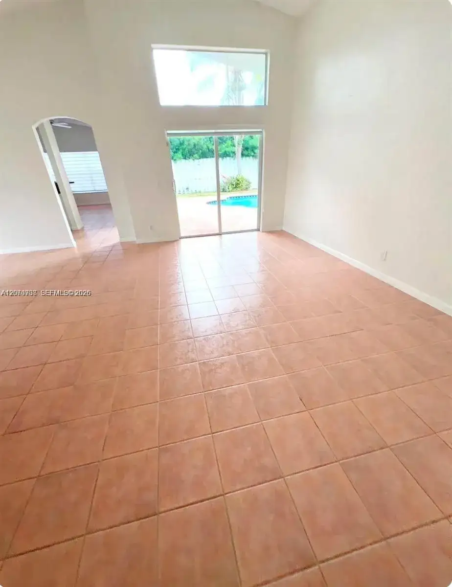 1064 Cedar Falls Dr, Weston FL 33327 photo 3