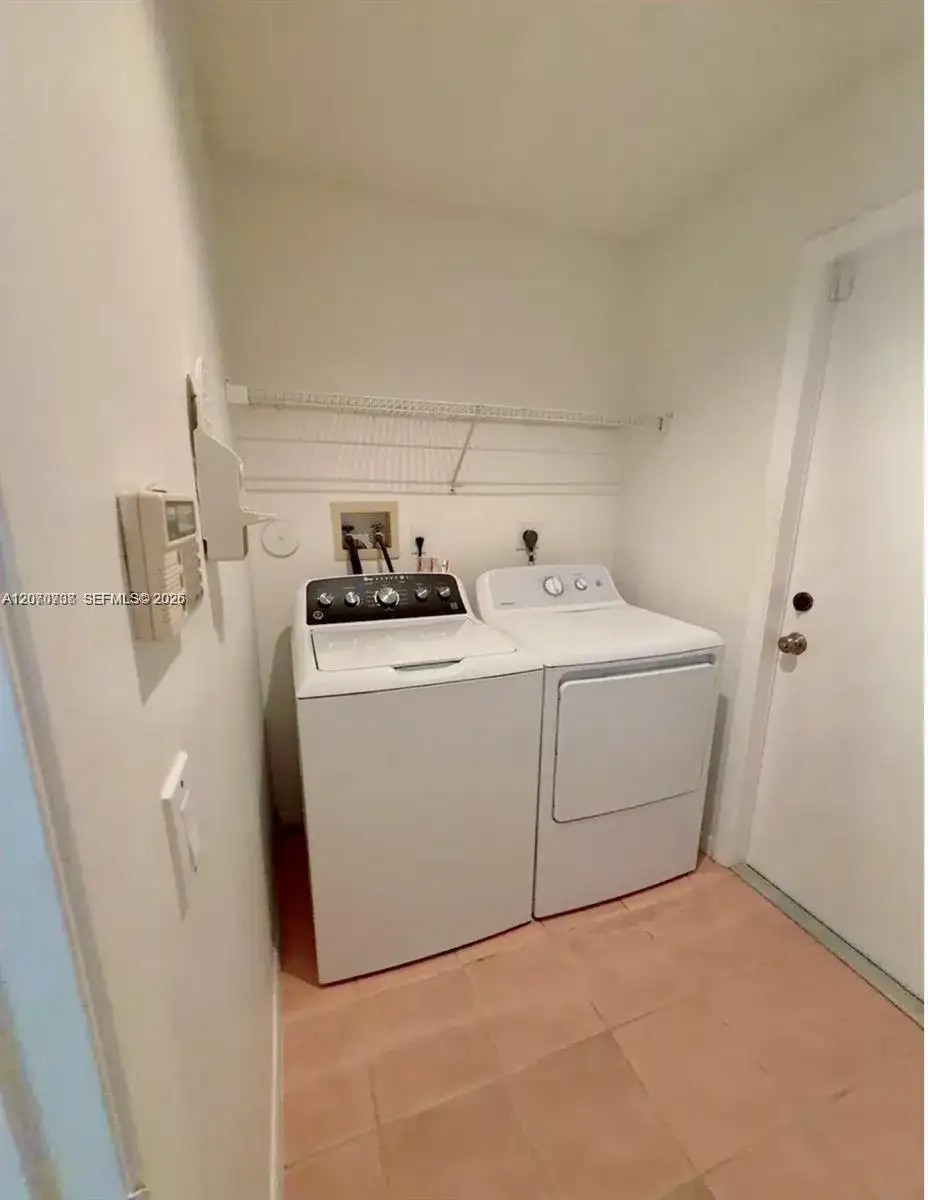 1064 Cedar Falls Dr, Weston FL 33327 photo 4