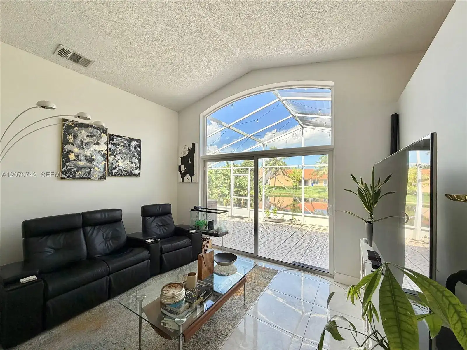 415 NW 165th Ave, Pembroke Pines FL 33028 photo 4