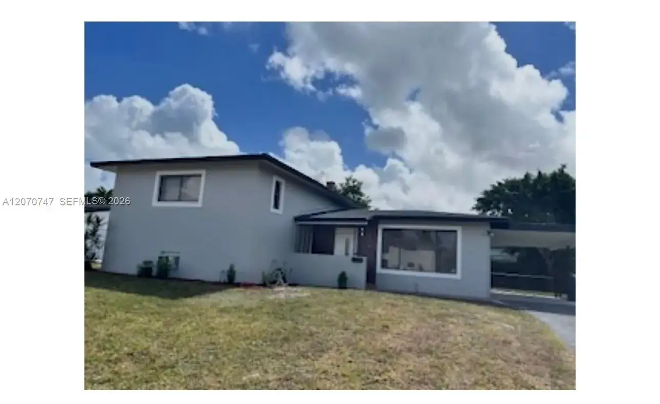 1230 NE 200th Ter, Miami FL 33179 photo 2