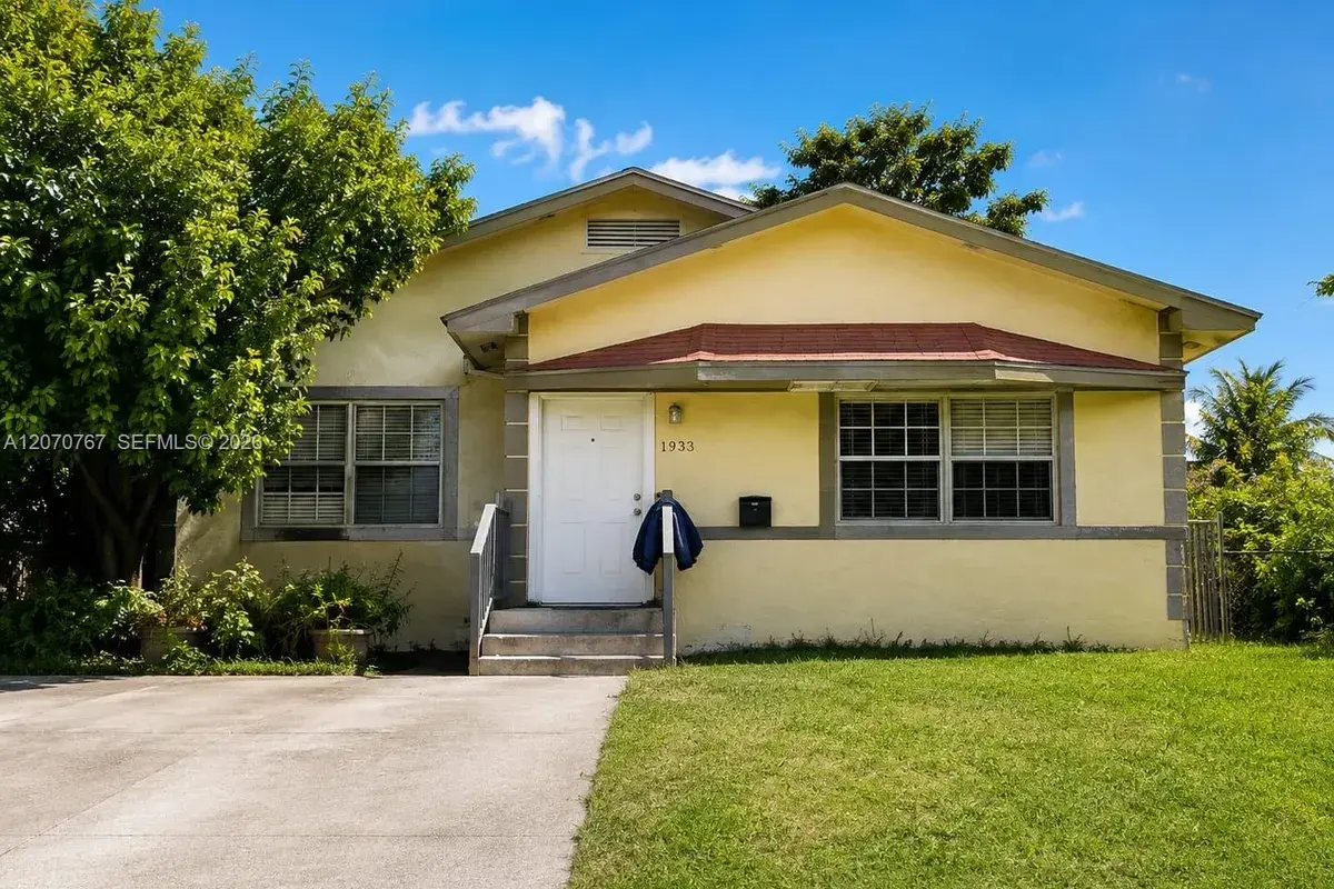 1935 NW 76TH ST, Miami FL 33147