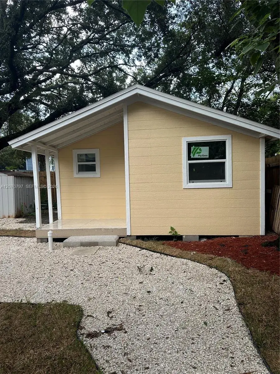 8111 N 10, Tampa FL 33604