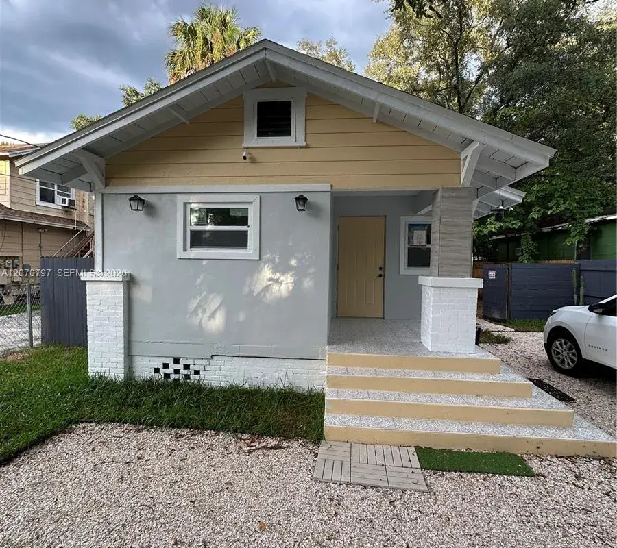 8111 N 10, Tampa FL 33604