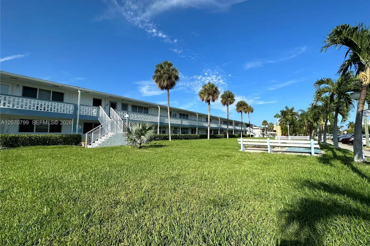 851 Atlantic Shores Blvd # 234, Hallandale Beach FL 33009