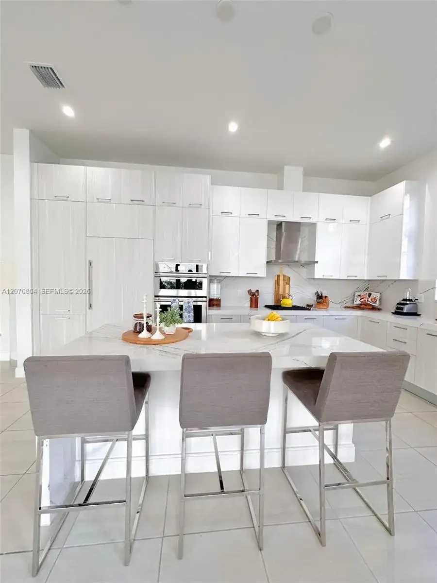 8286 NW 51st Ter, Doral FL 33166 photo 3