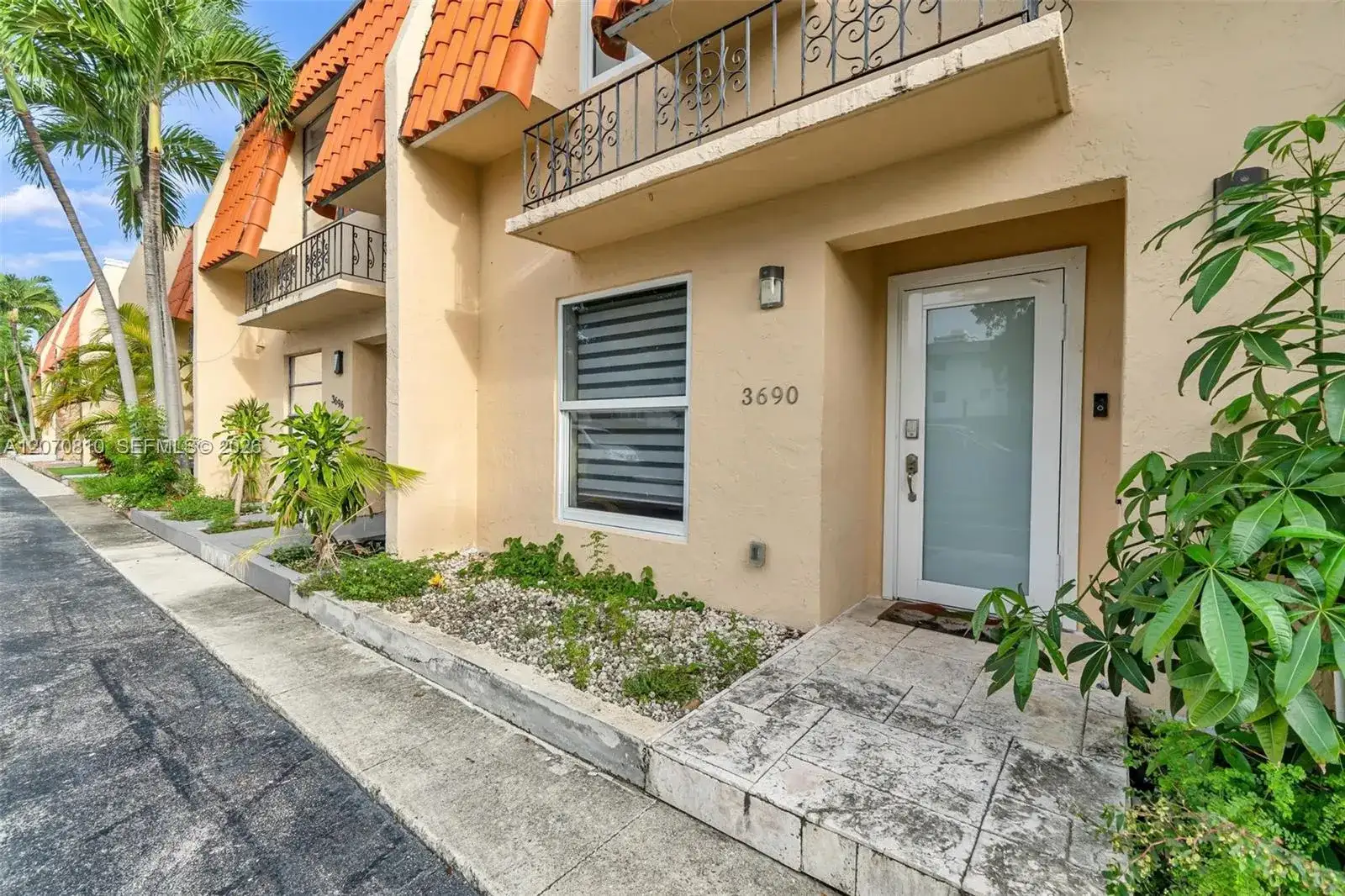 3690 NE 167th St # 34, North Miami Beach FL 33160 photo 2