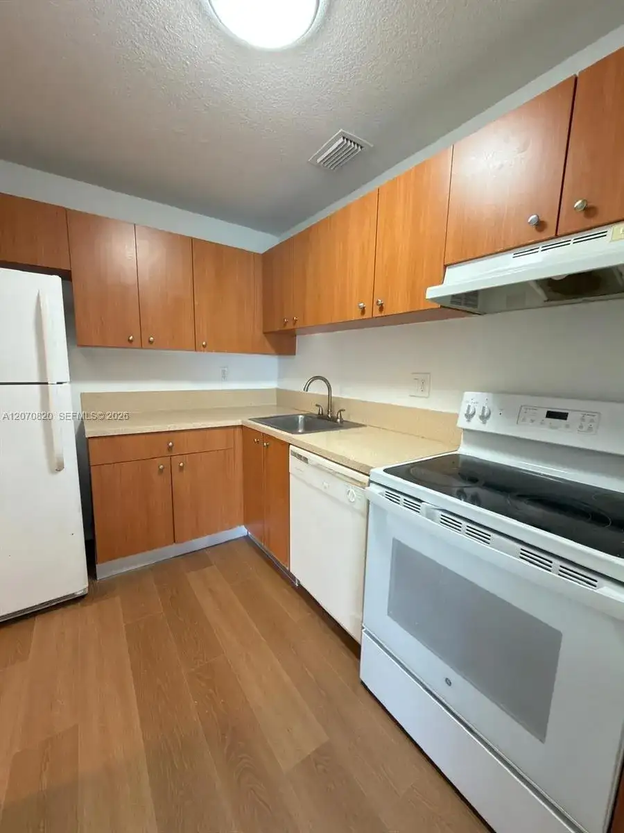 411 Executive Center Dr # 109, West Palm Beach FL 33401 photo 2