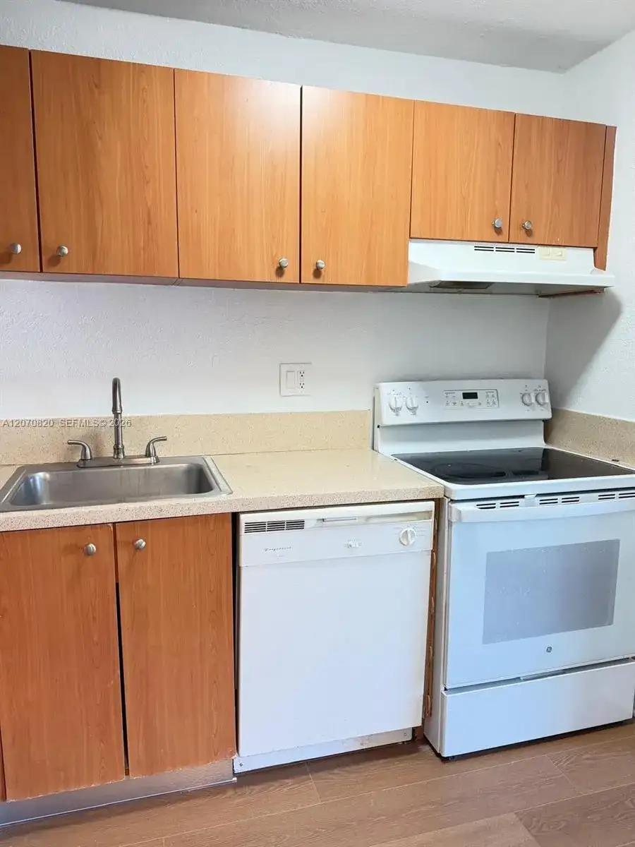 411 Executive Center Dr # 109, West Palm Beach FL 33401 photo 3