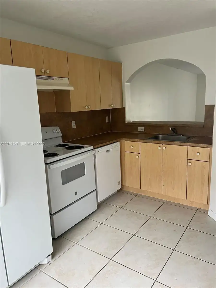 2911 SE 13th Ave # 49, Homestead FL 33035 photo 3