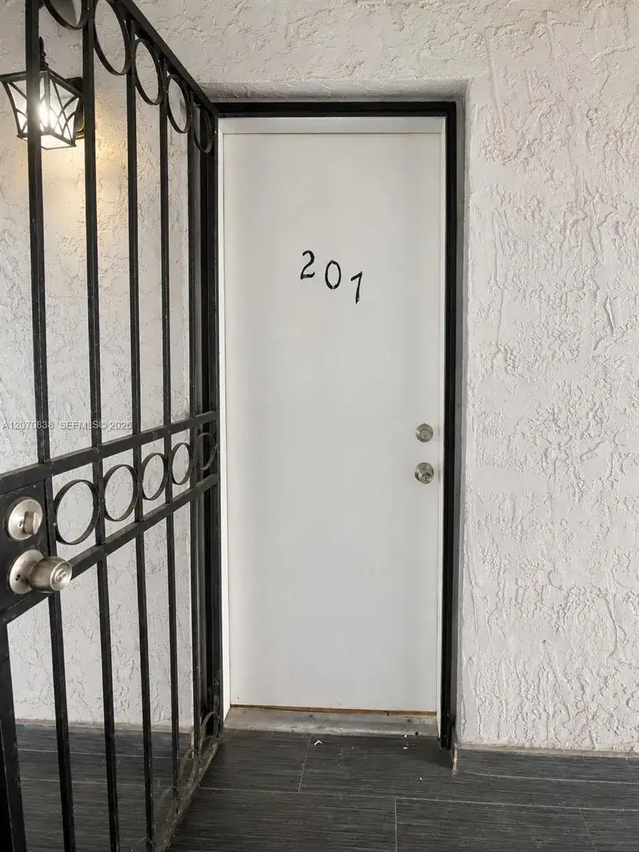 777 SW 9th Ave # 207, Miami FL 33130 photo 2