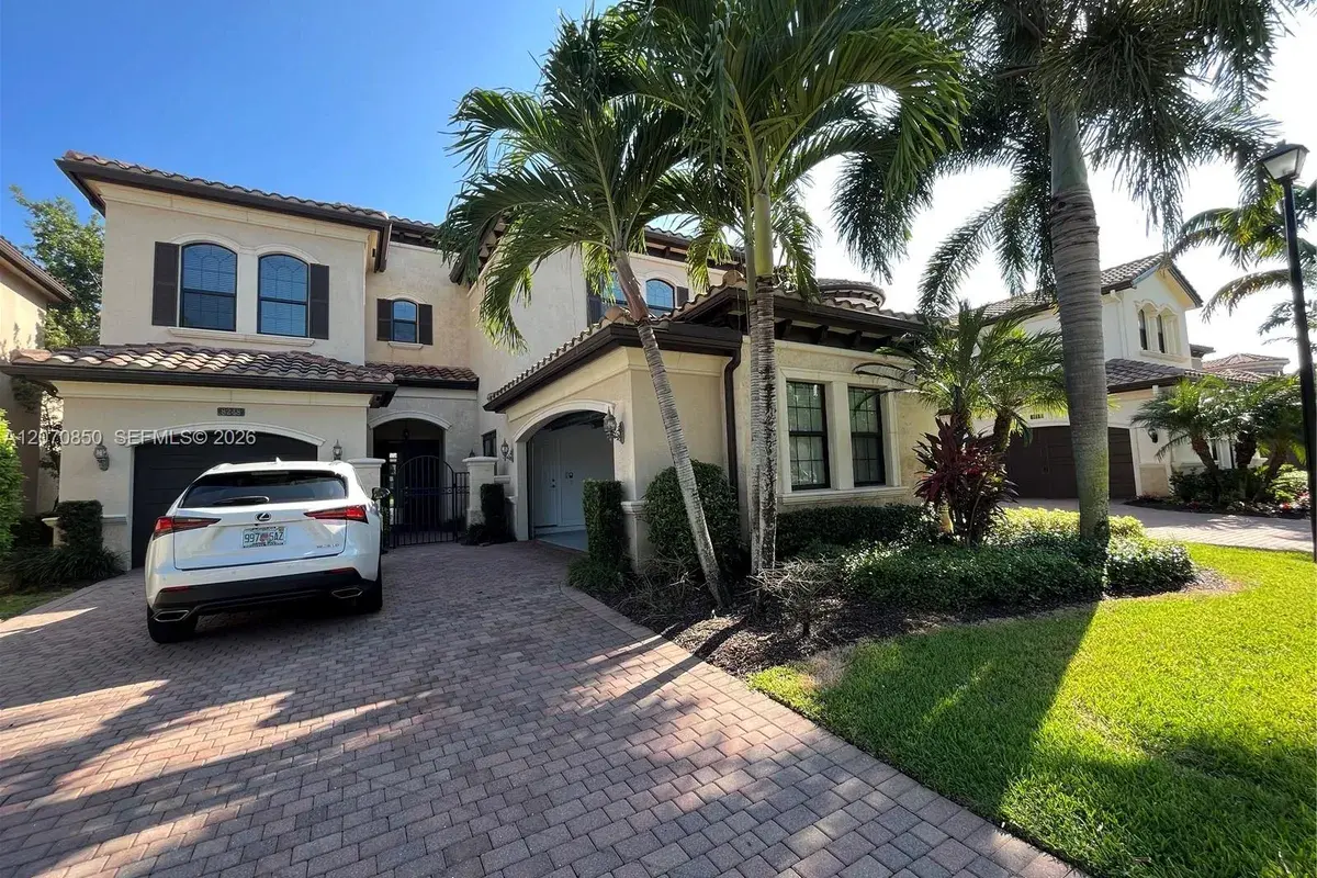 8248 Lost Creek Ln, Delray Beach FL 33446
