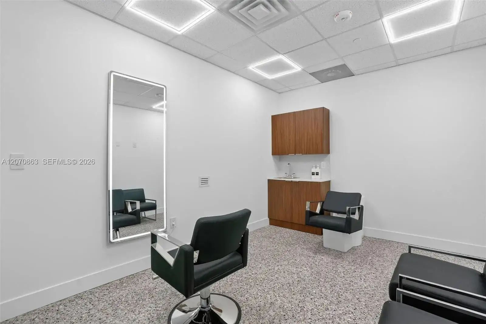 Beauty Salon Suites For Rent NOW Right In Front of FIU Publix Shopping, FL 33174 photo 2
