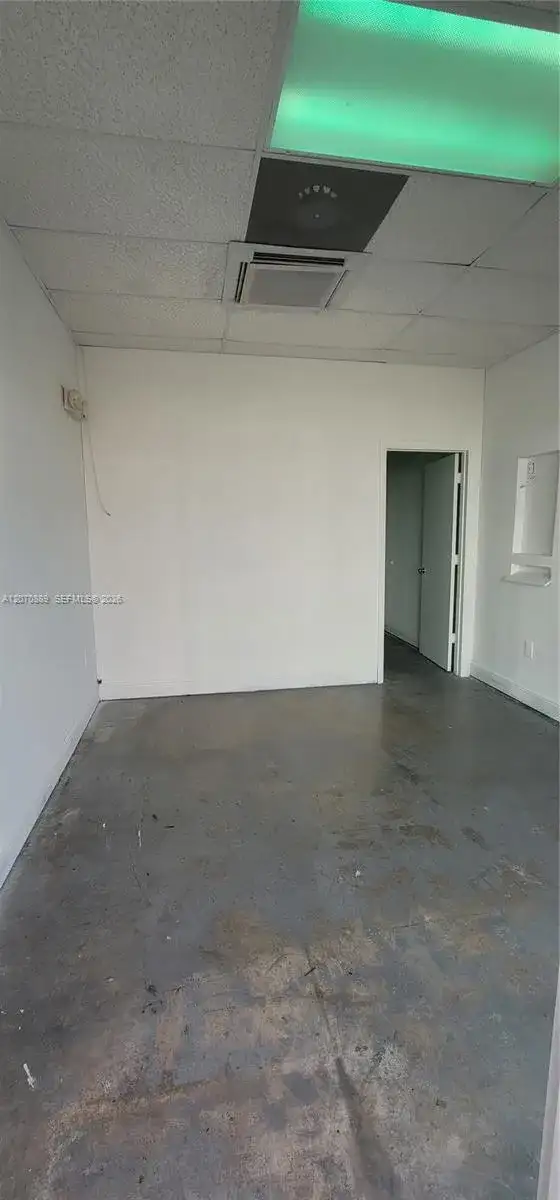 7290 NW 7th St # 105, Miami FL 33126 photo 3