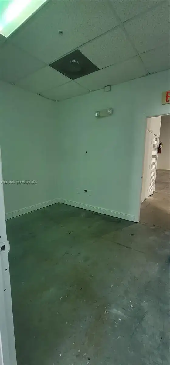 7290 NW 7th St # 105, Miami FL 33126 photo 4