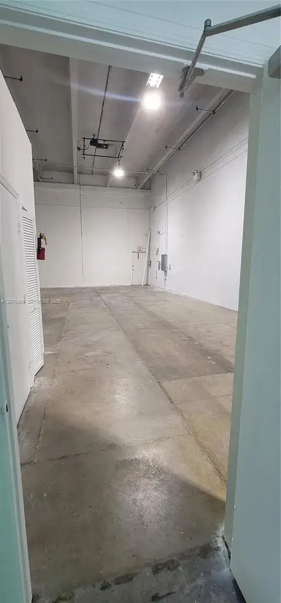 7290 NW 7th St # 105, Miami FL 33126 photo 5
