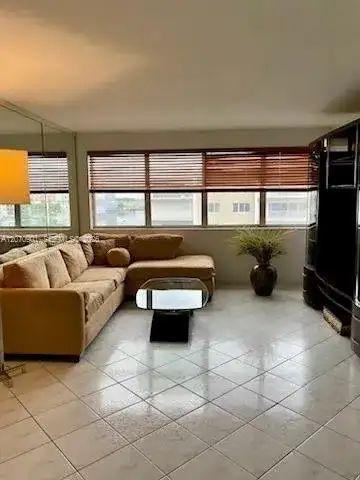 111 Golden Isles Dr # E4, Hallandale Beach FL 33009 photo 4