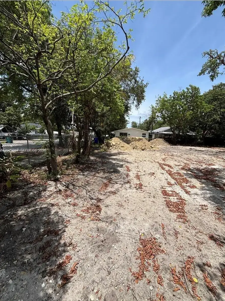 301 NE 58 St, Miami FL 33137 photo 4
