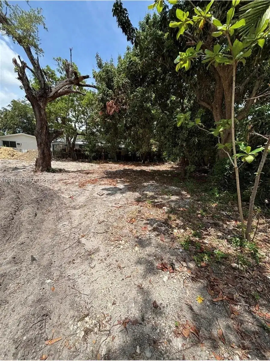 301 NE 58 St, Miami FL 33137 photo 5