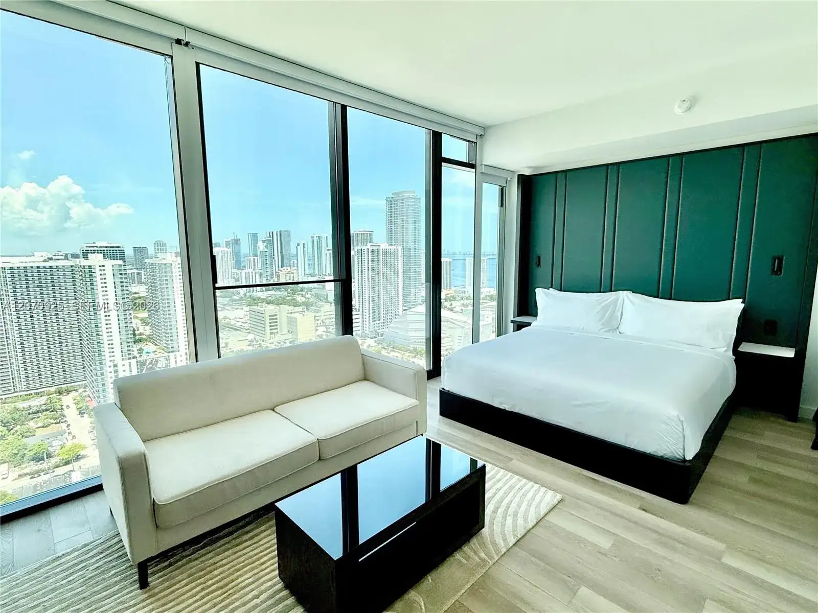 20 NE 11 street # 3605, Miami FL 33132 photo 3