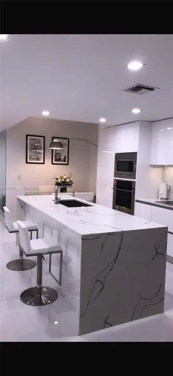 460 NE 28th St # 606, Miami FL 33137 photo 2