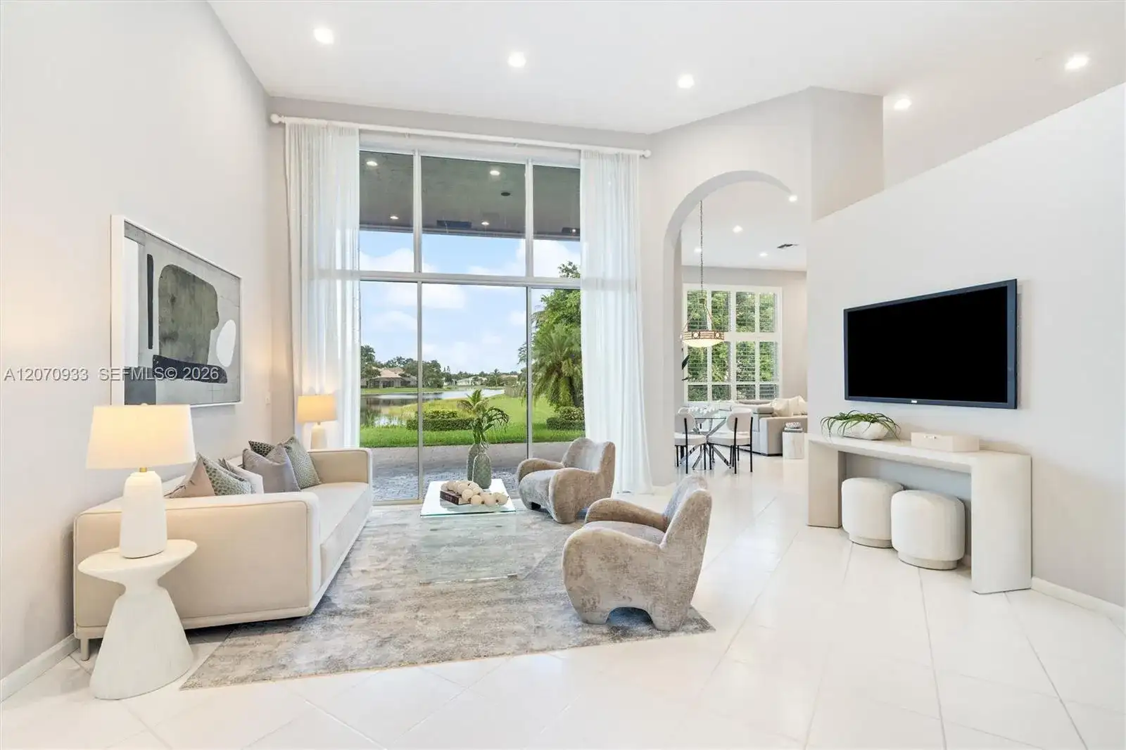 2733 Meadowood Dr, Weston FL 33332 photo 3