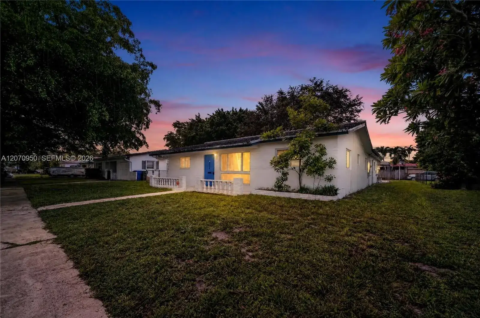 4300 Harrison St, Hollywood FL 33021 photo 2