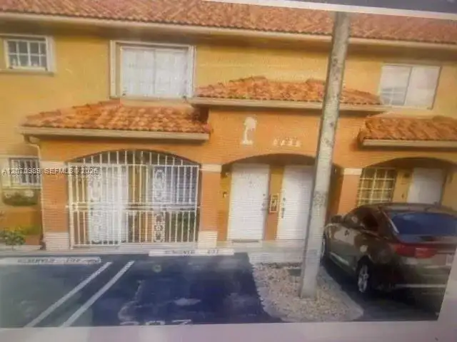 2485 west 76 st # 207, Hialeah Gardens FL 33016