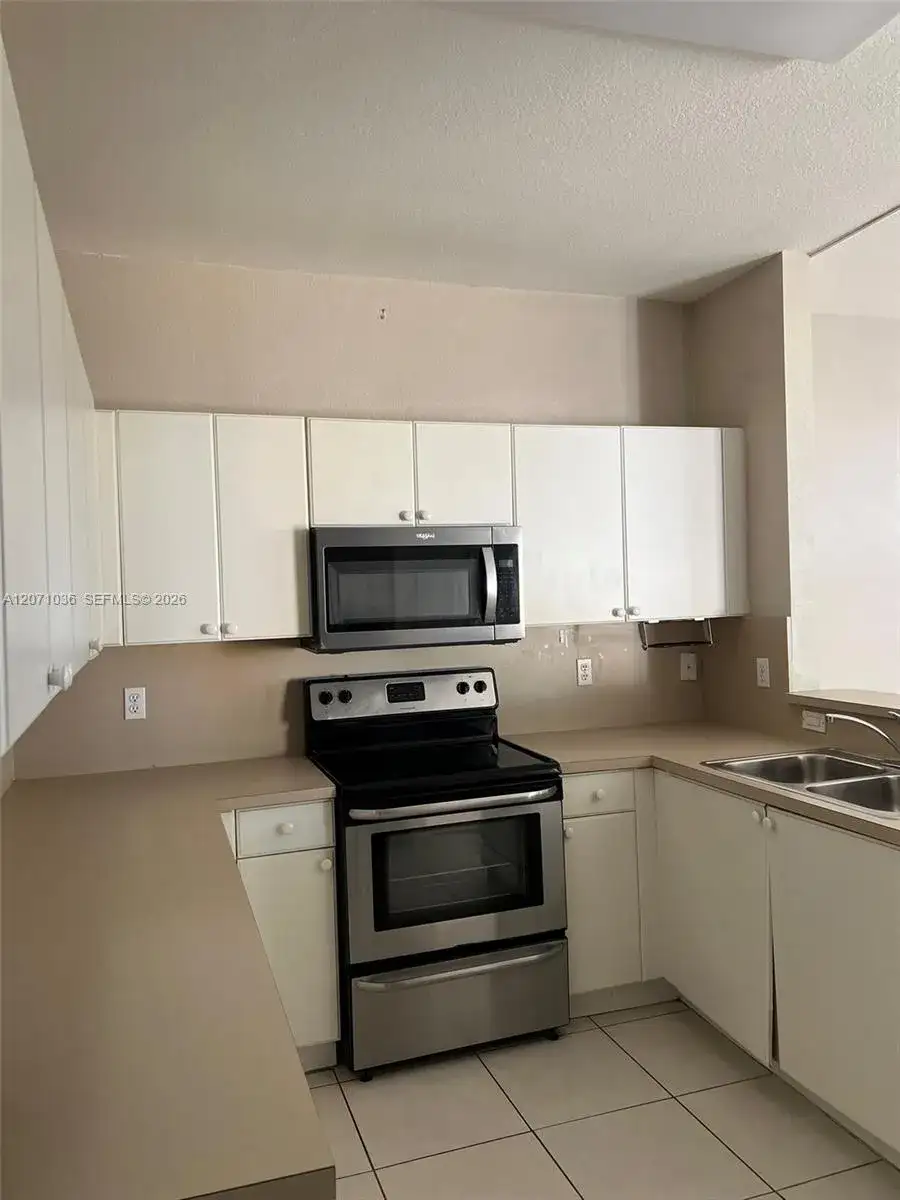 10861 NW 85th Ter, Doral FL 33178 photo 5