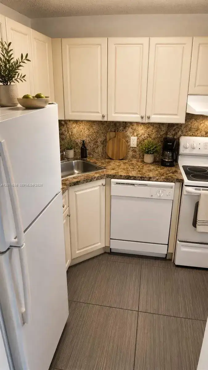 10900 SW 196th St # 315, Cutler Bay FL 33157 photo 2