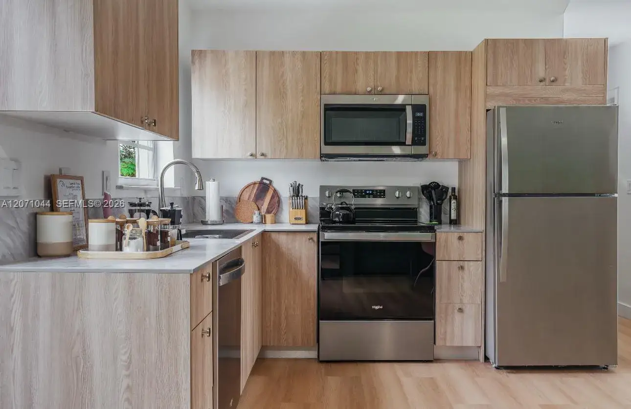 1153 NE 158th St, North Miami Beach FL 33162