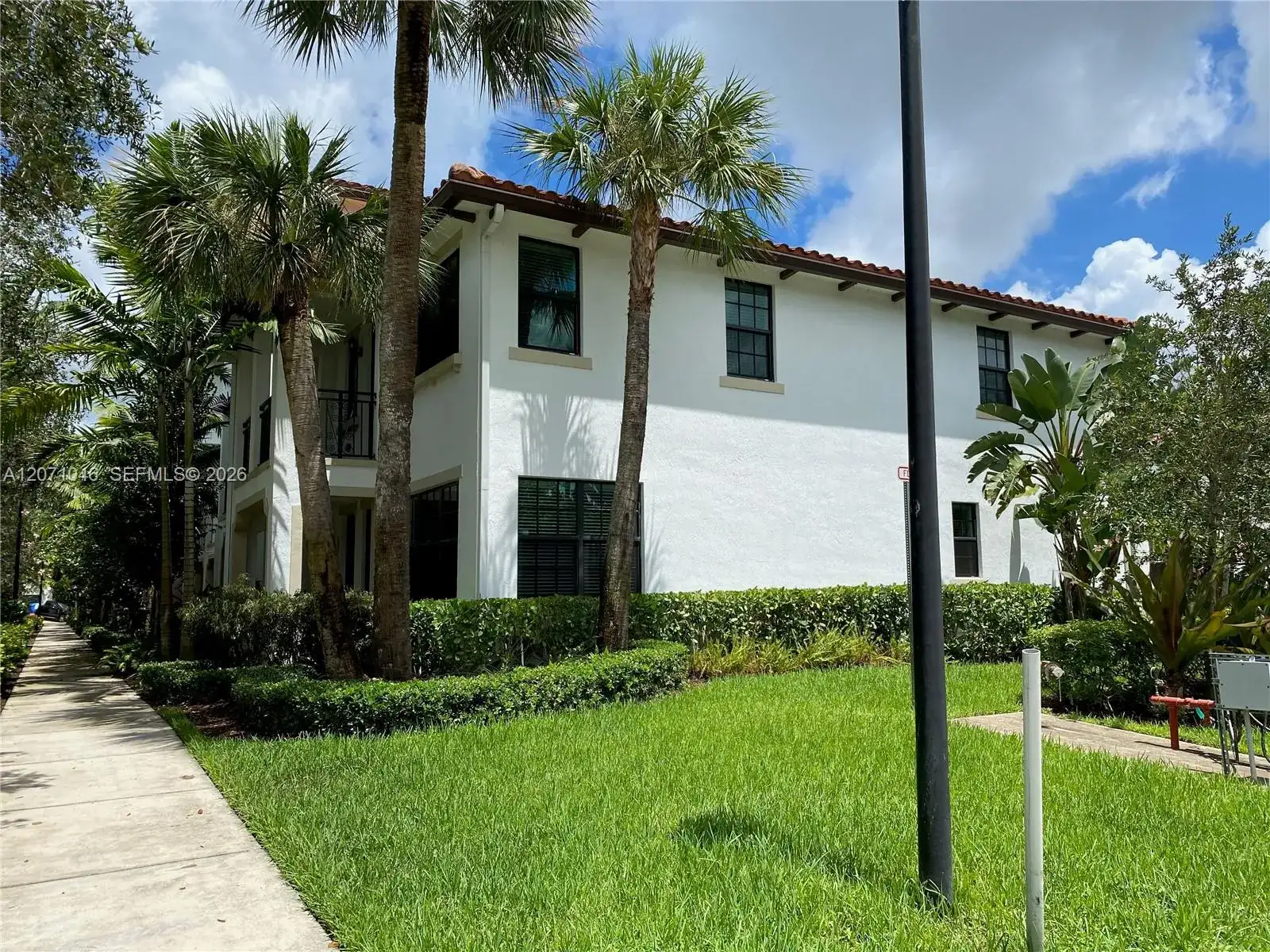 11362 SW 15th St, Pembroke Pines FL 33025 photo 3
