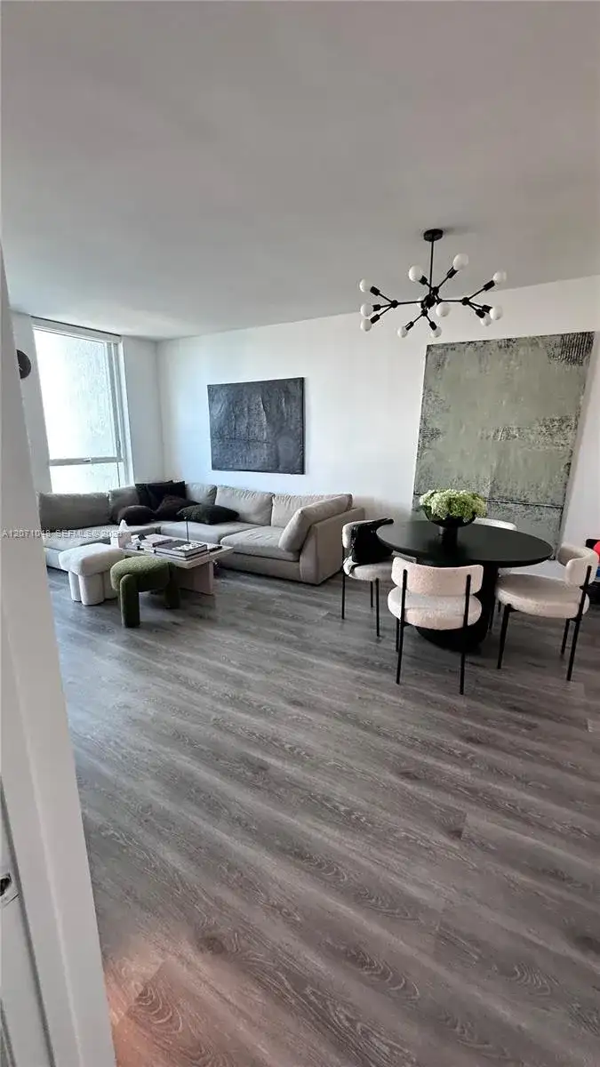 244 Biscayne Blvd # 1707, Miami FL 33132 photo 4