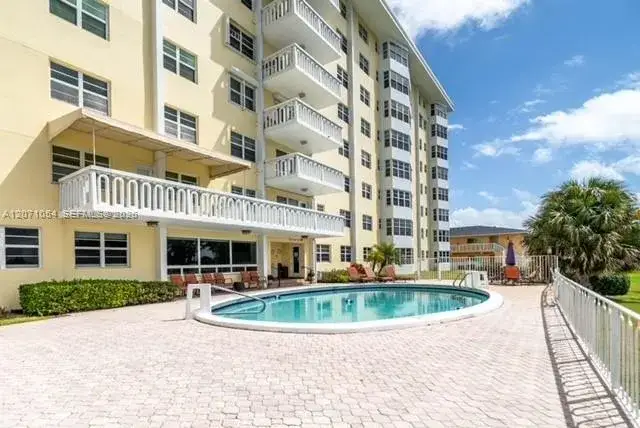 2500 NE 48th Ln # 806, Fort Lauderdale FL 33308