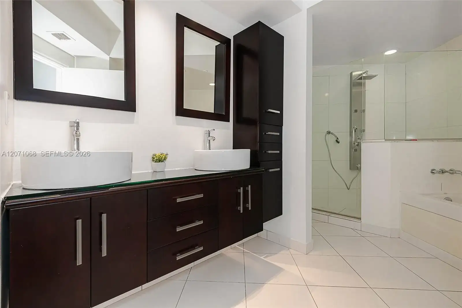 55 SE 6th St # 1507, Miami FL 33131 photo 2