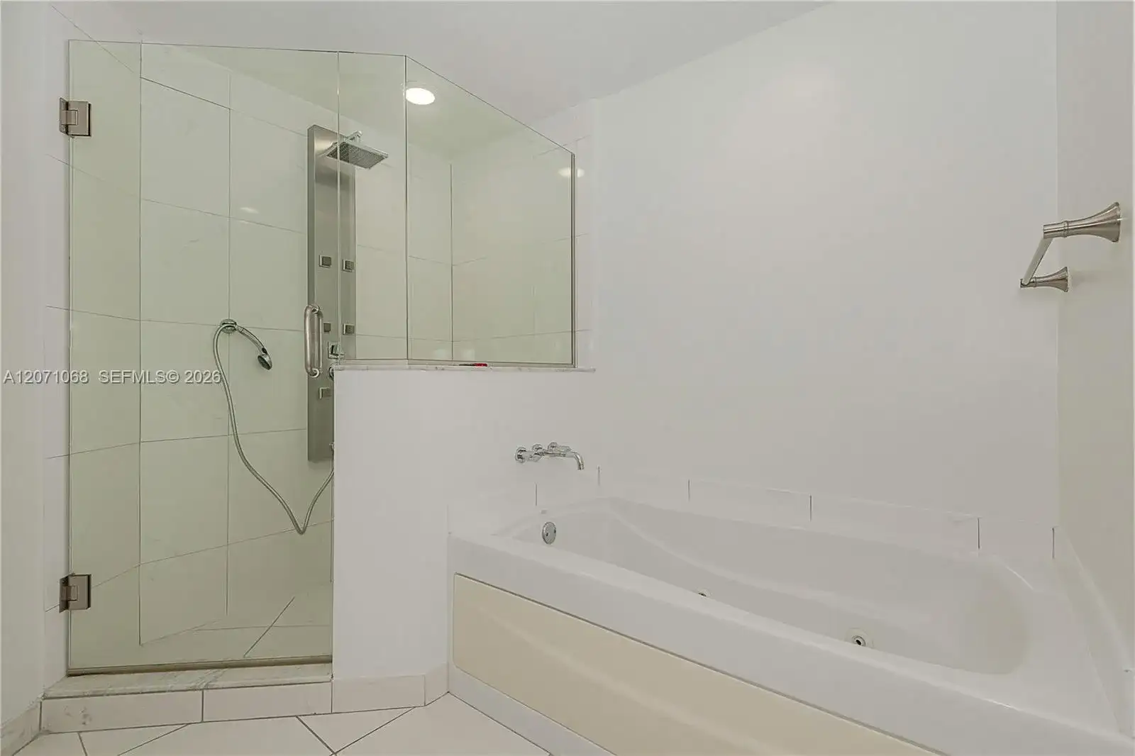 55 SE 6th St # 1507, Miami FL 33131 photo 3