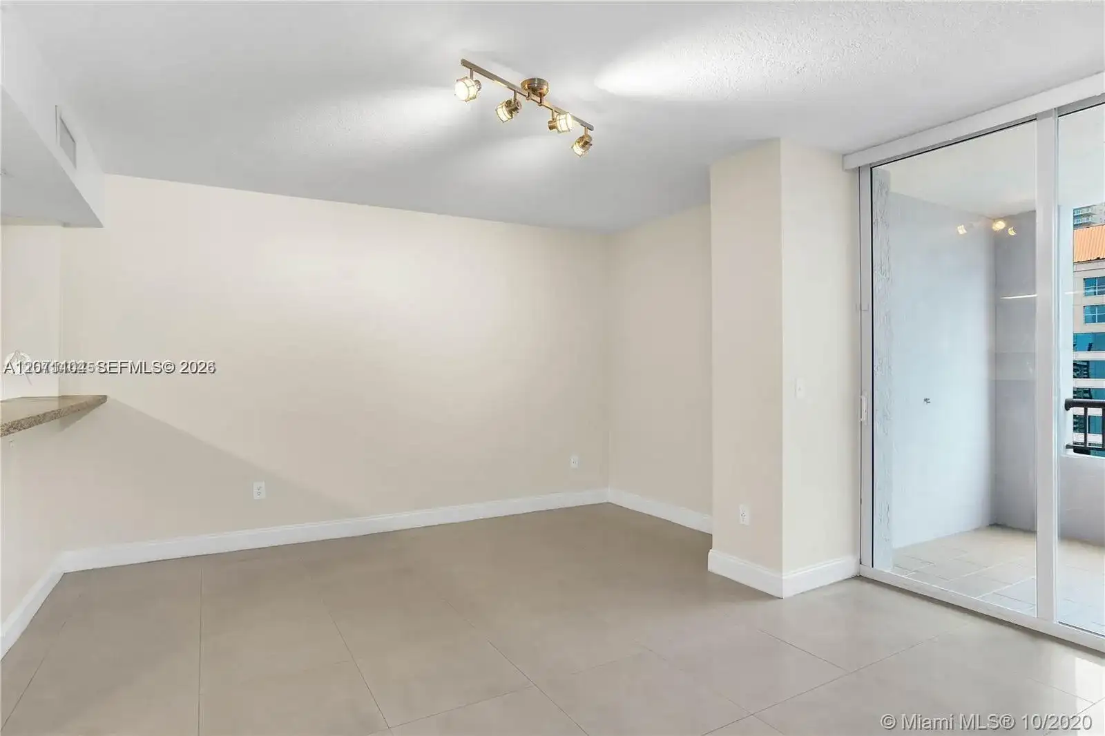 170 SE 14th St # 1506, Miami FL 33131 photo 5