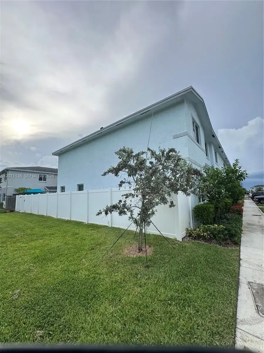 384 NW 11th Ave # 384, Florida City FL 33034 photo 2