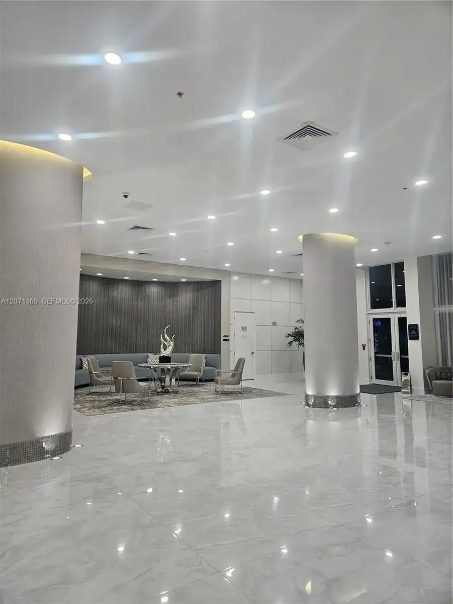 18800 NE 29th Ave # 827, Aventura FL 33180 photo 3