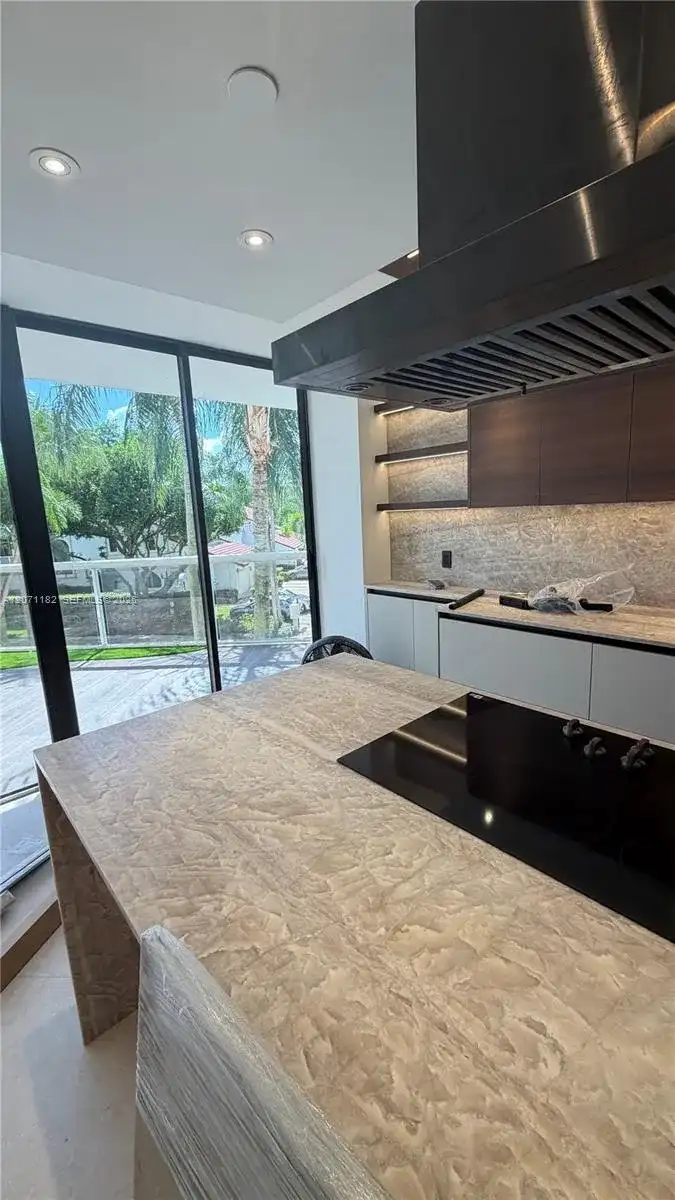 3610 Yacht Club Dr # 213, Aventura FL 33180
