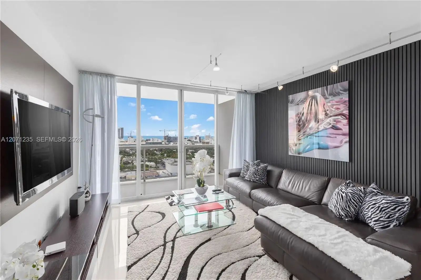 1800 Sunset Harbour Dr # 2409, Miami Beach FL 33139 photo 2