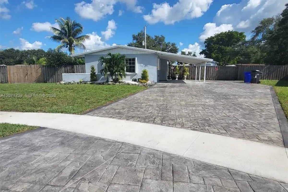 7031 Taylor St, Hollywood FL 33024