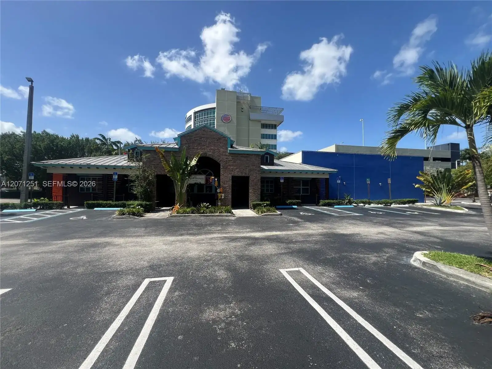 2255 NW 87th Ave, Doral FL 33172 photo 2