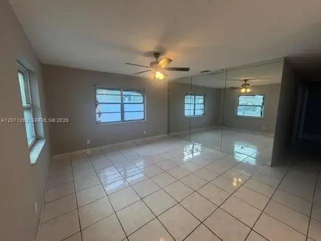 2571 NW 5th St, Pompano Beach FL 33069 photo 2