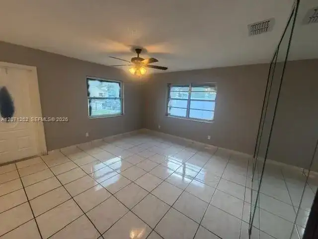 2571 NW 5th St, Pompano Beach FL 33069 photo 4