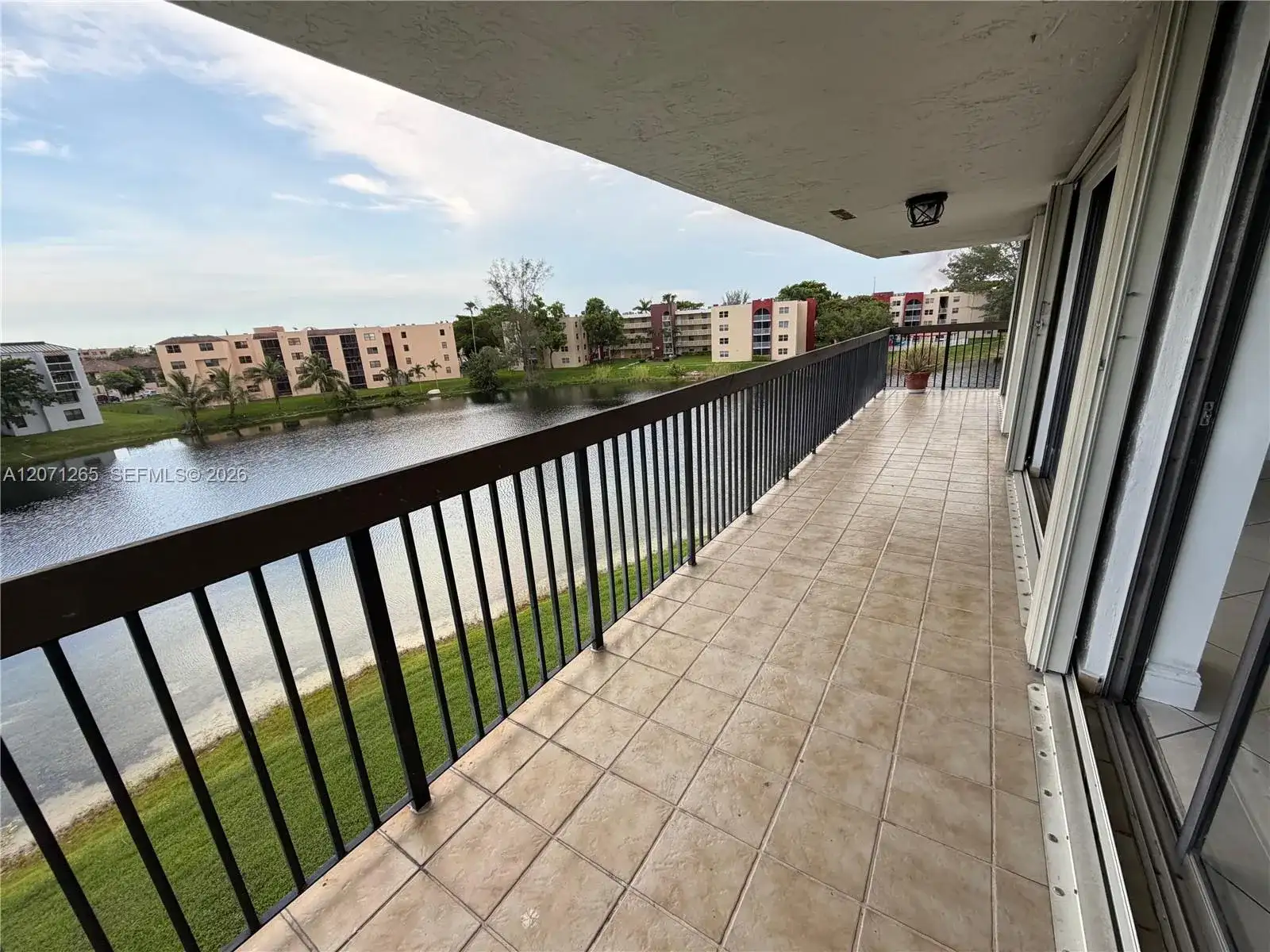 1350 SW 122nd Ave # 404, Miami FL 33184 photo 4