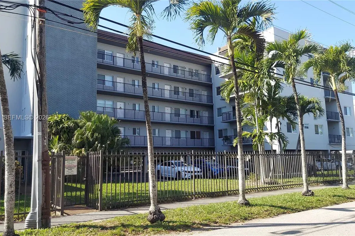 900 SW 84th Ave # 301E, Miami FL 33144